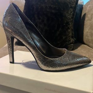 Jessica Simpson 11M Pumps Used